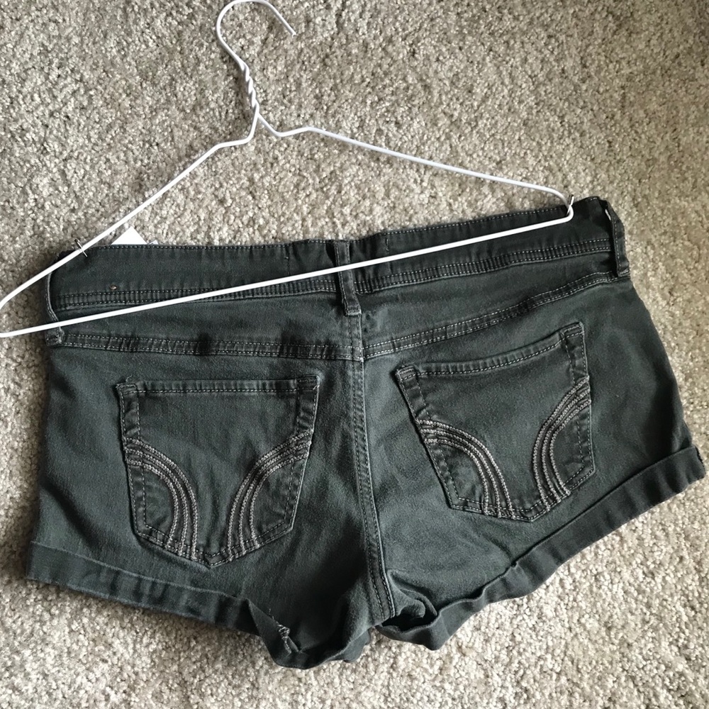 Short-Short Low Rise - Picture 2 of 2